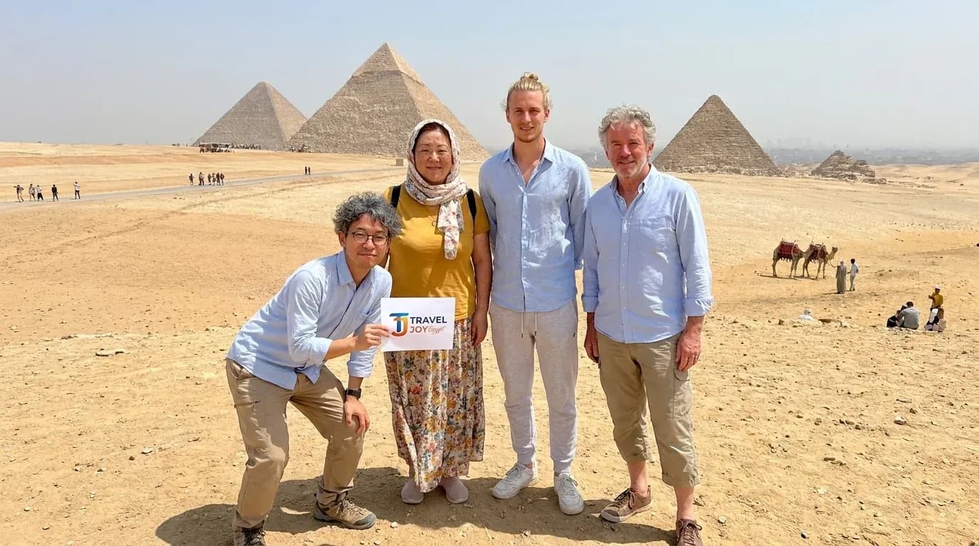 Cestovatelé u Pyramids of Giza, Cairo – 14denní sólová cesta žen do Egypta