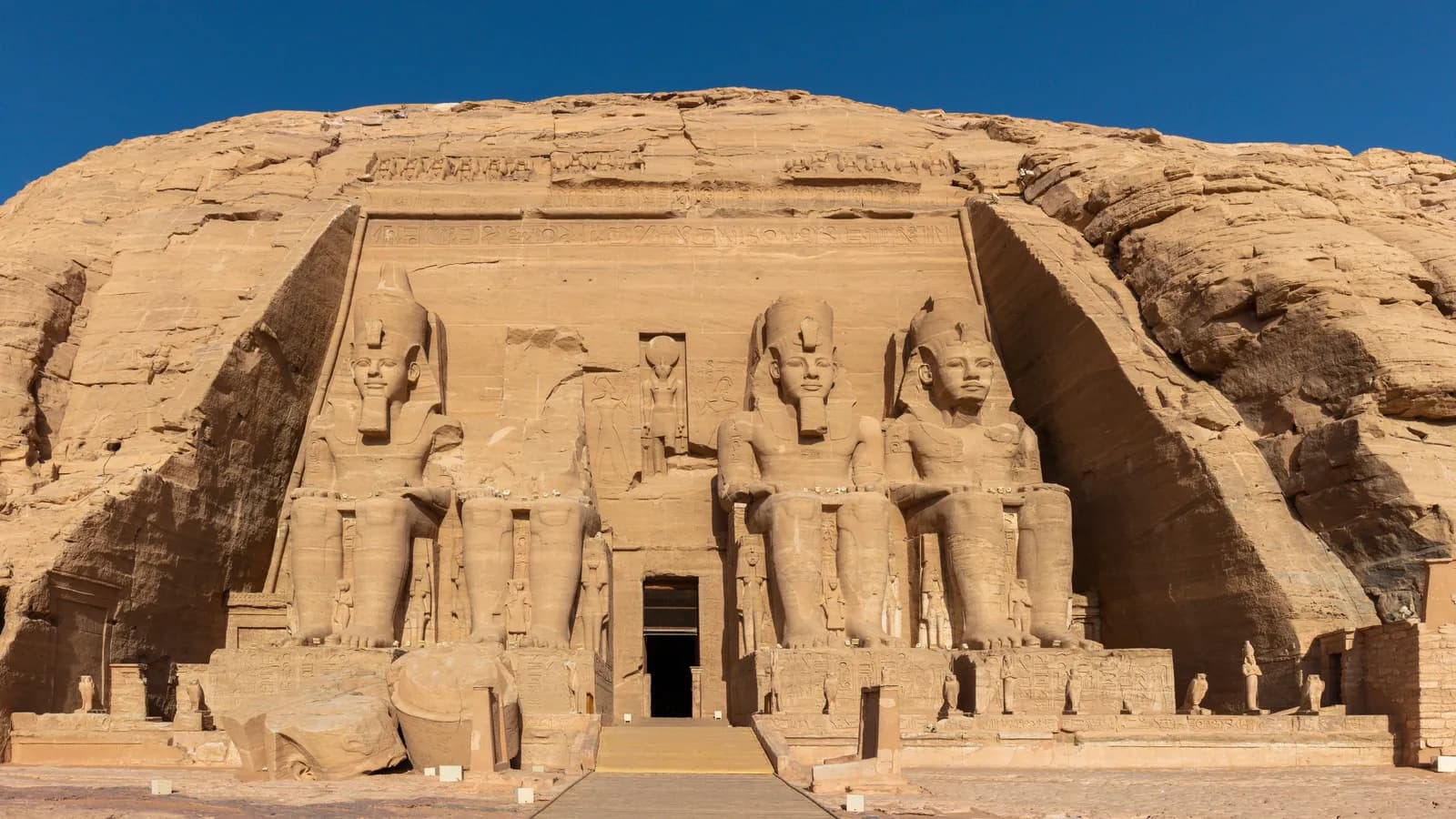 Cairo & Pyramids Day Tour with Egyptologist