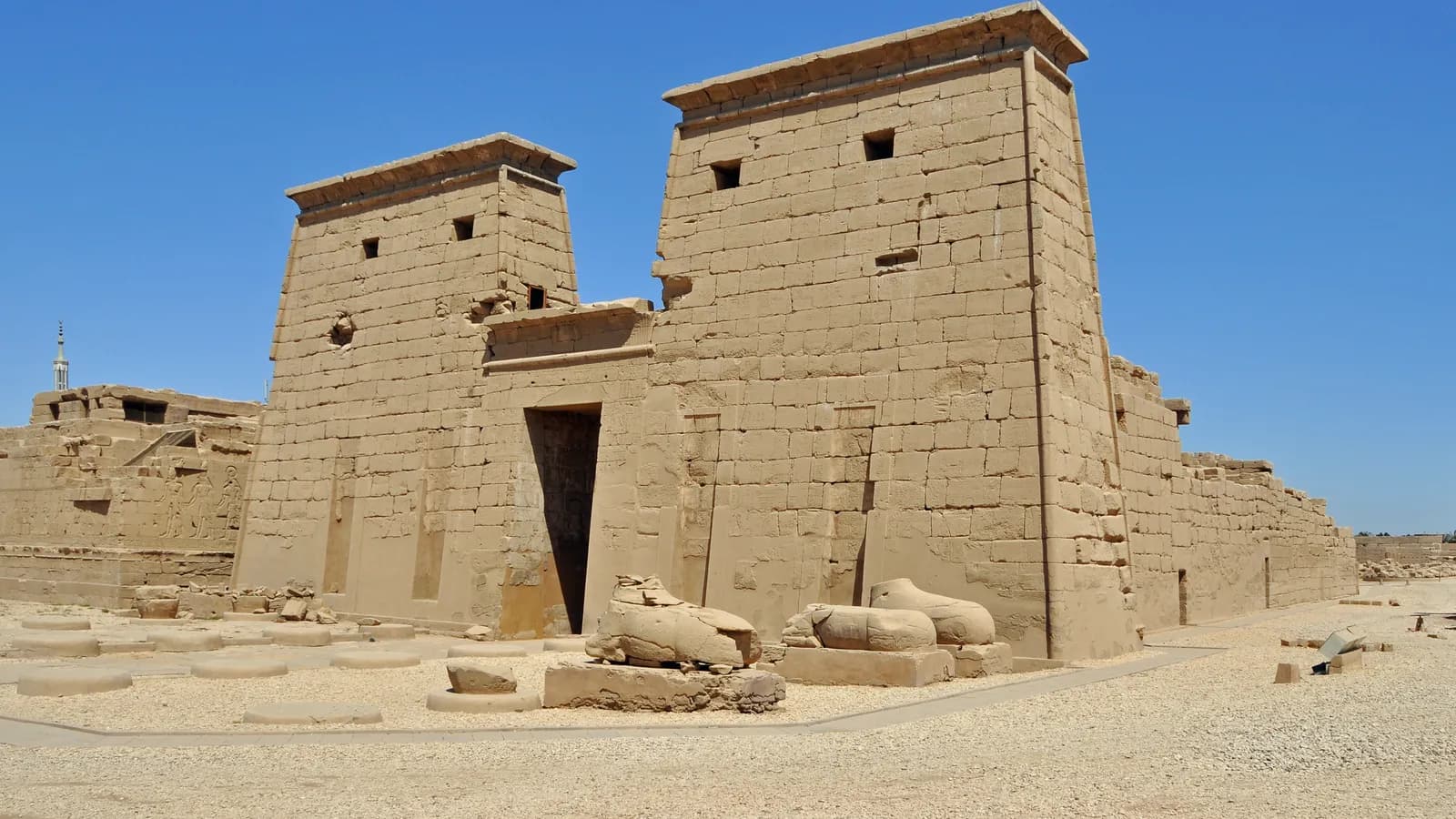 7-Day Luxury Egypt Tour: Cairo, Luxor & Aswan