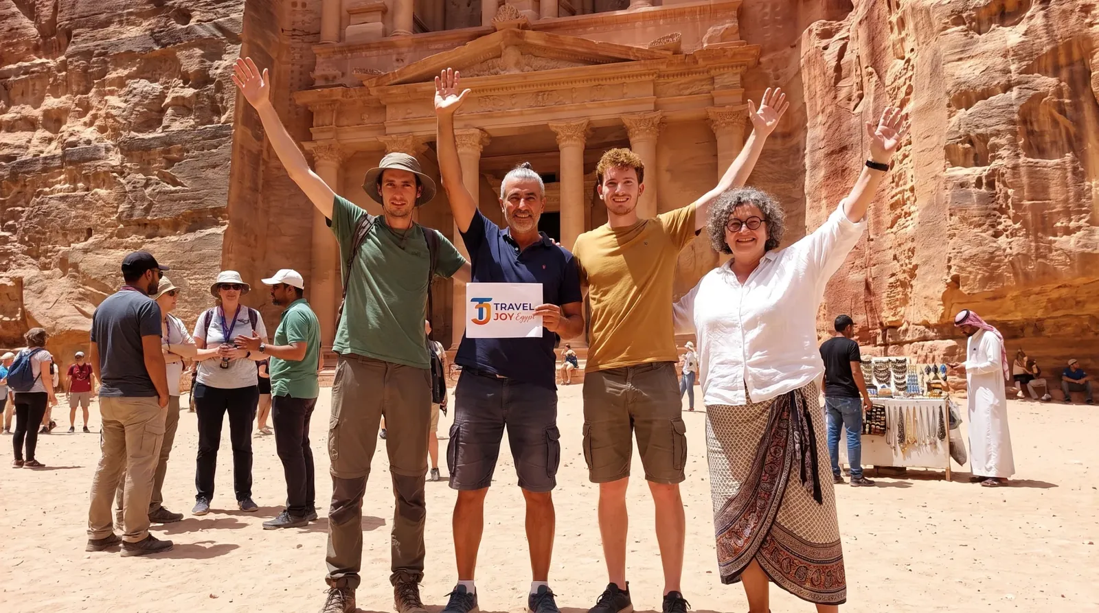 Viajantes em Petra Treasury, Jordan – Maravilhas Antigas do Egito: Cairo, Nilo e Luxor