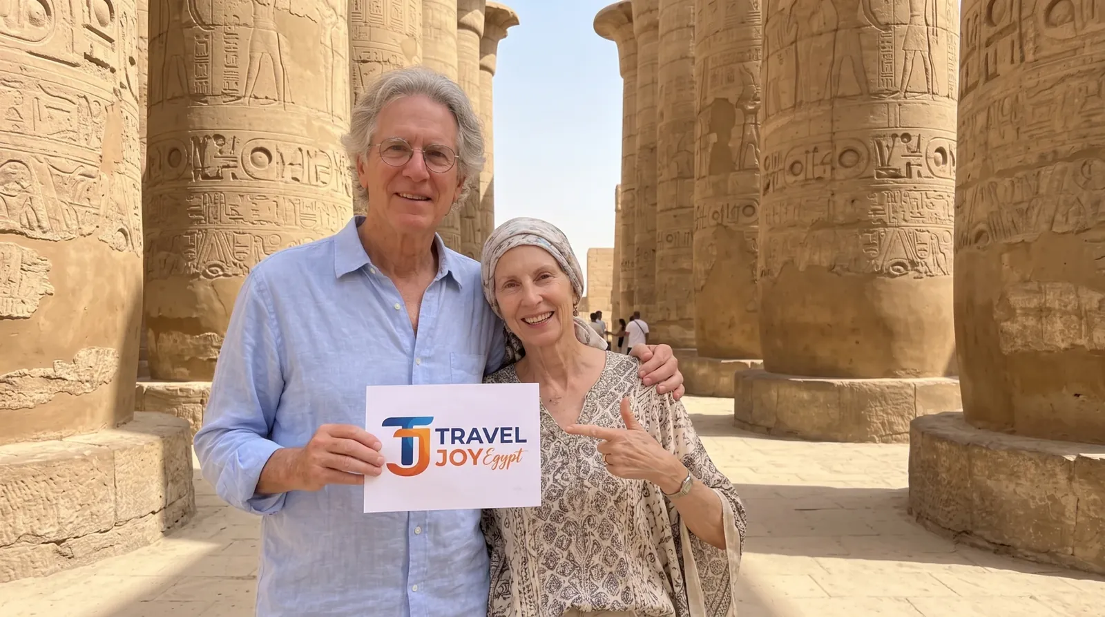 Reisende bei Karnak Temple, Luxor – Ägypten Urlaub: Kairo, Nilkreuzfahrt & Rotes Meer