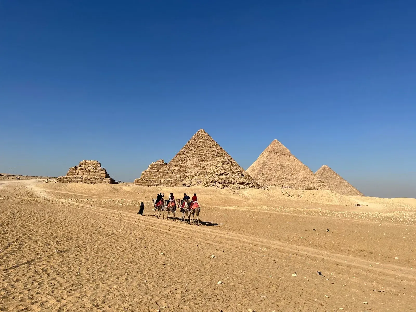 Pyramids of Giza, Cairo – Aventura Familiar en Egipto: Pirámides, Templos y Mar Rojo