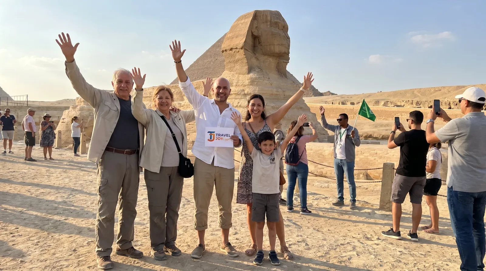Cestovatelé u Great Sphinx of Giza – 10denní zájezd do Egypta: Pyramidy, Níl a Rudé moře