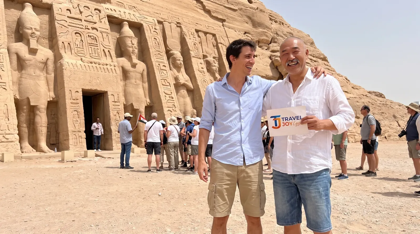 Viajantes em Abu Simbel Temples, Aswan – Tour de Símbolos Antigos de 11 Dias