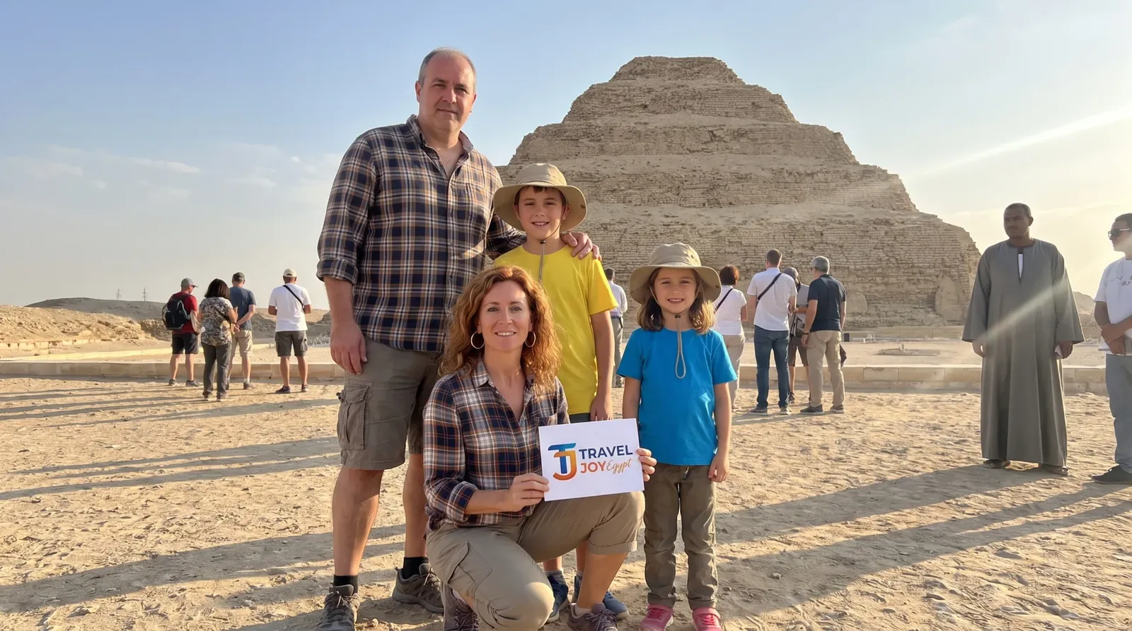 Reisende bei Step Pyramid of Djoser, Saqqara – 11 Tage Kairo, Luxor, Alexandria & Hurghada
