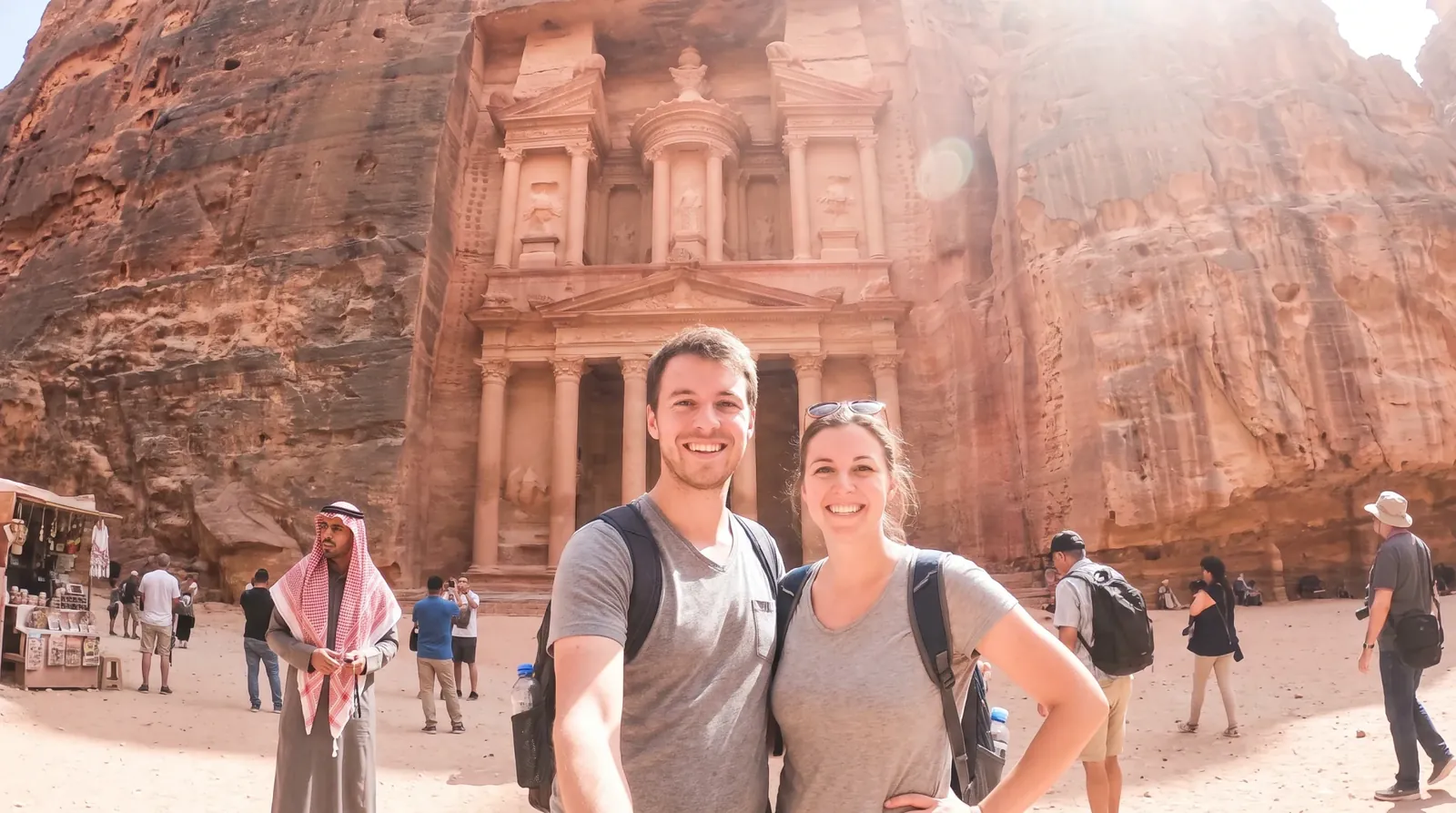 Viajeros en Petra Treasury, Jordan – Egipto y Jordania: Pirámides, Petra, Crucero por el Nilo