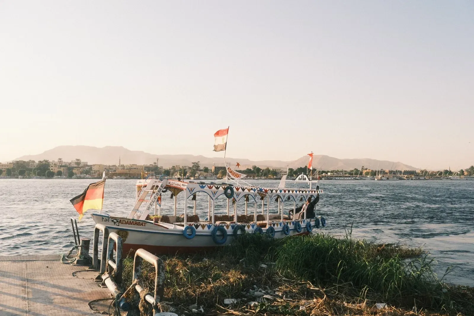 Nile cruise between Luxor and Aswan – Ägypten Familienabenteuer: Nilkreuzfahrt & Rotes Meer