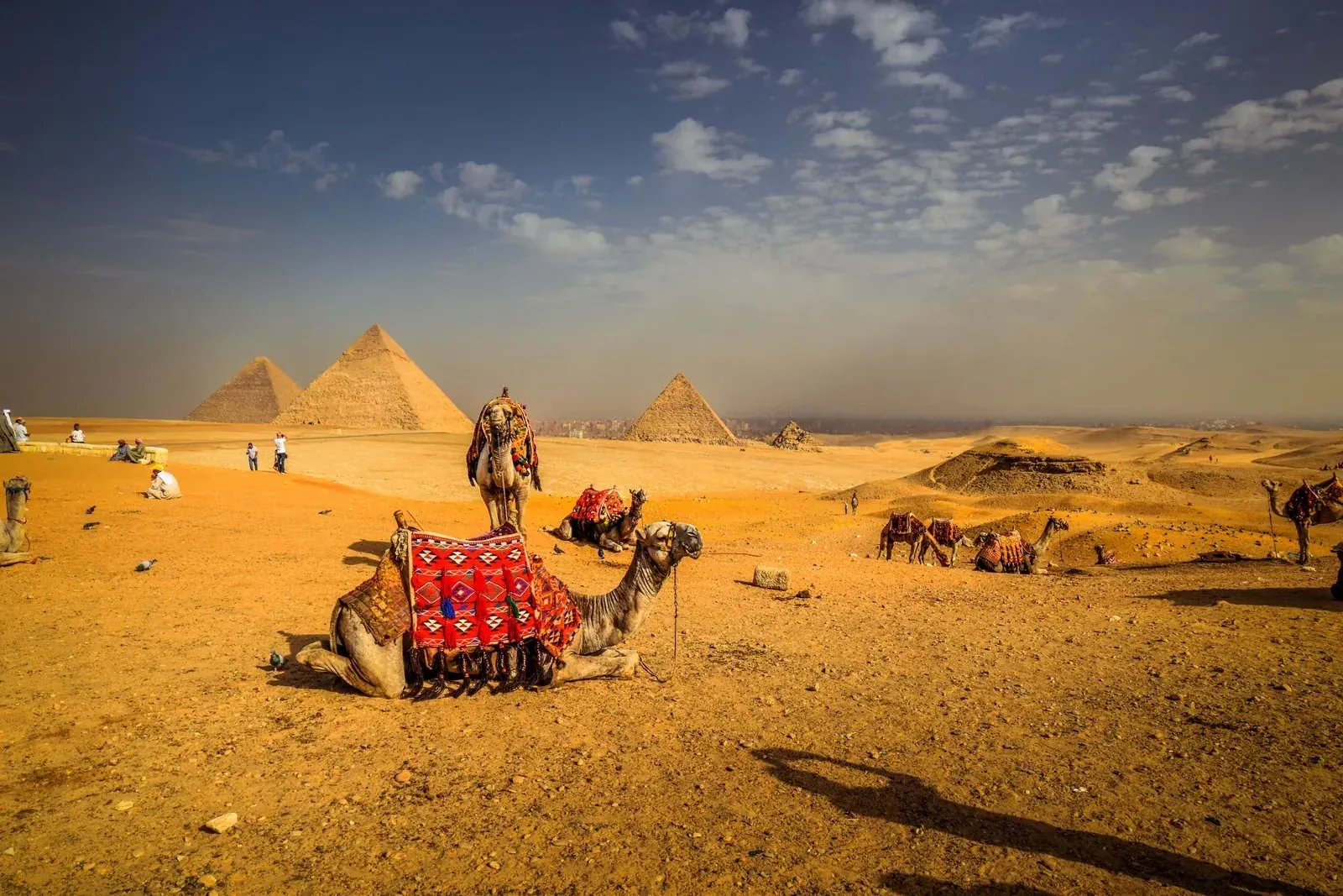 Pyramids of Giza, Cairo – Egipto y Jordania Gran Tour: Aventura de 12 Días