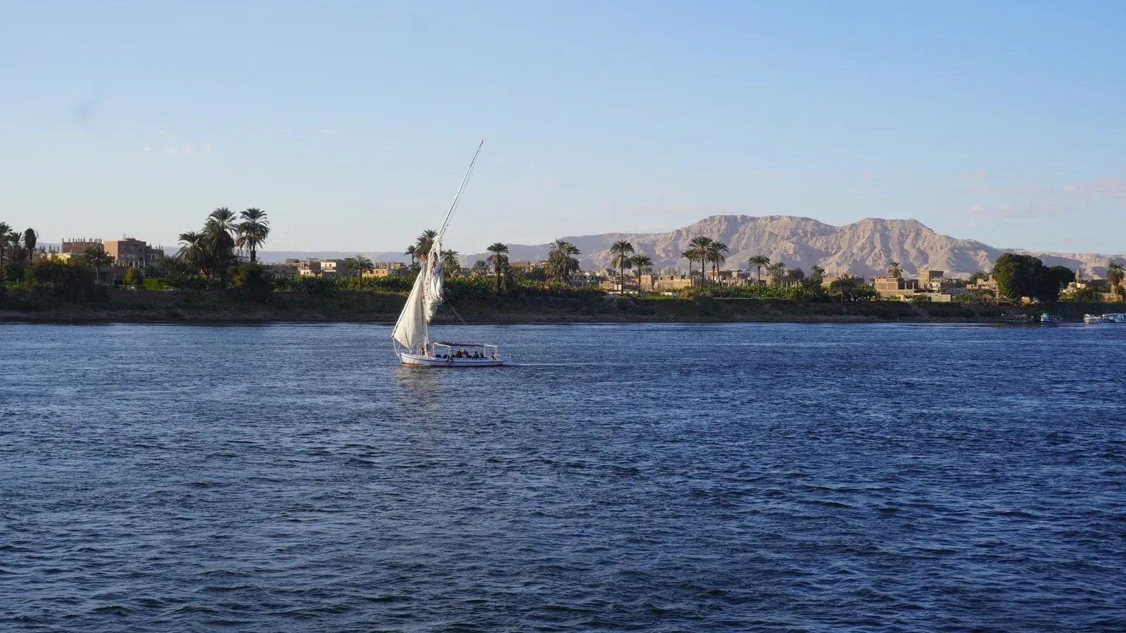 Nile cruise between Luxor and Aswan – Cruzeiro de 12 dias no Egito, Nilo e Jordânia