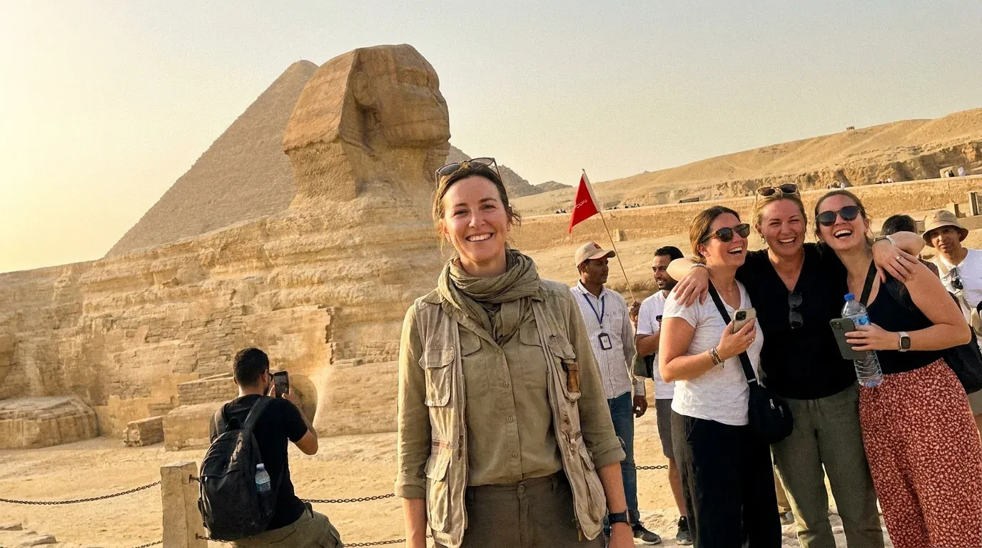Reisende bei Great Sphinx of Giza – 12-tägige Ägypten-Überlandexpedition