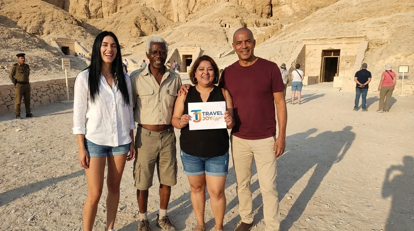 Viajeros en Valley of the Kings, Luxor – Tour excepcional de 12 días en Egipto