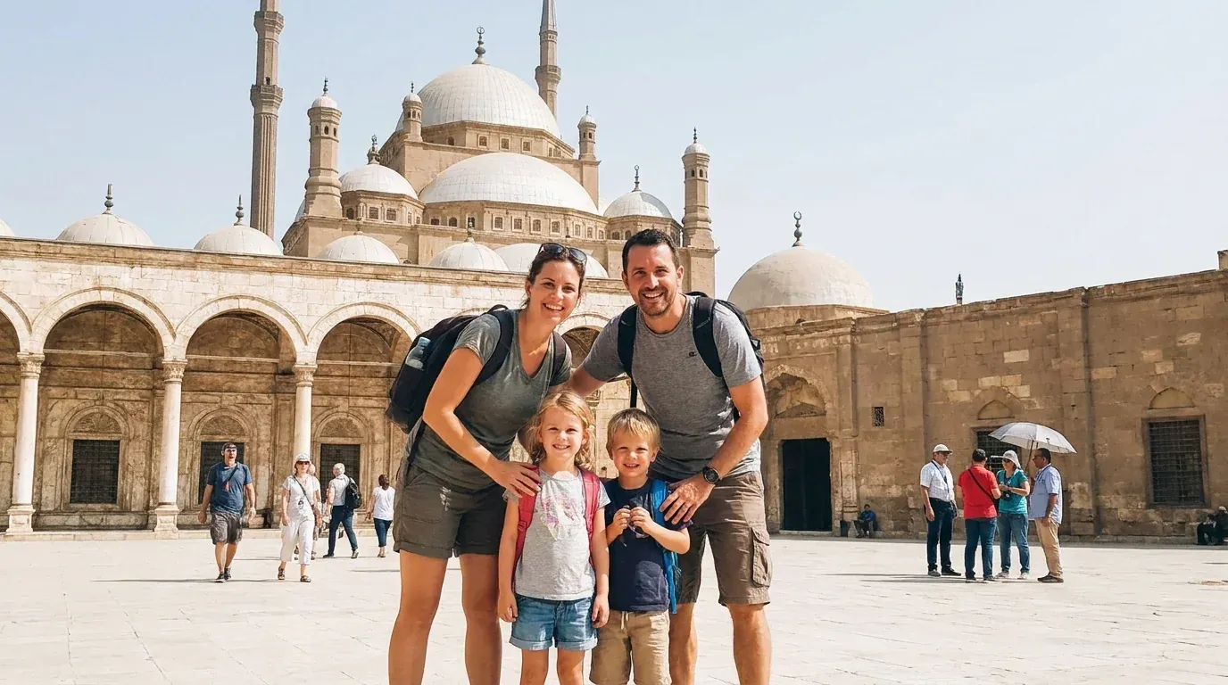 Reisende bei Citadel of Saladin and Muhammad Ali Mosque, Cairo – 12-tägige Grand Egypt Tour: Kairo, Nil & Hurghada