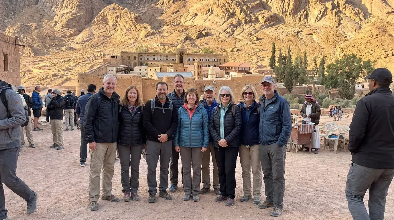 Viajeros en Mount Sinai – Tour de Egipto de 12 Días de la UNESCO: Faraones a Sinaí