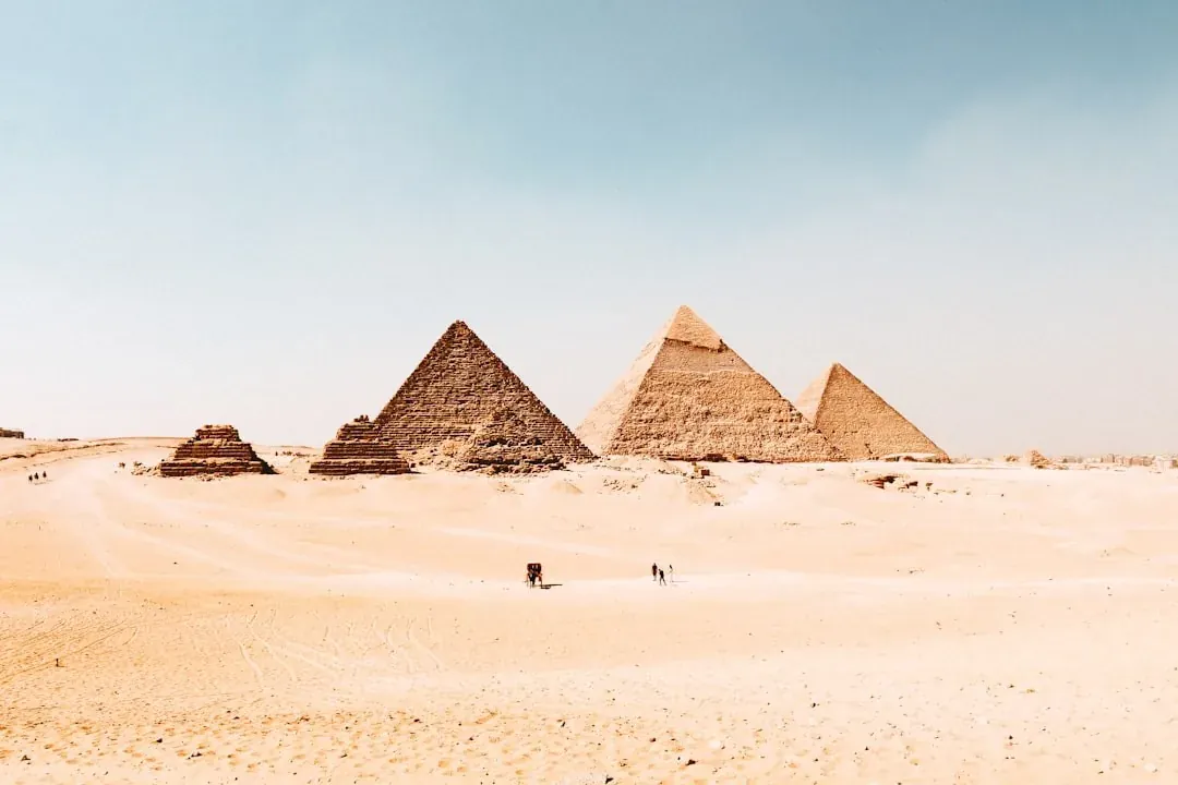 Pyramids of Giza, Cairo – 13 Días Egipto: El Cairo, Crucero por el Nilo y Aventura en el Sahara