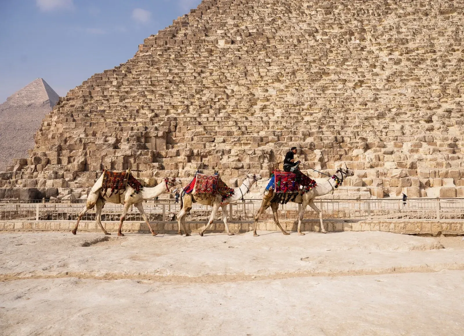 Pyramids of Giza, Cairo – Egypt & Jordan: Pyramidy, Petra & Rudé moře