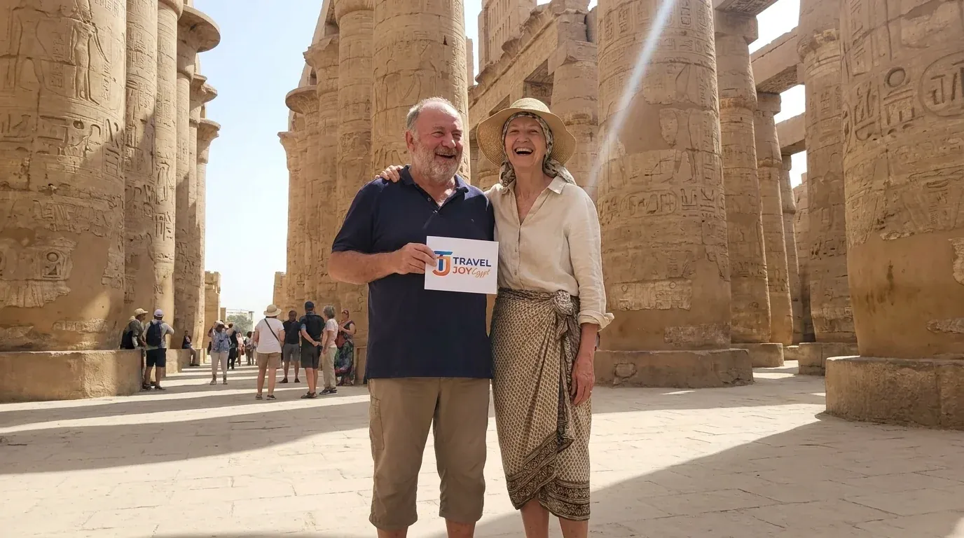 Cestovatelé u Karnak Temple, Luxor – 14denní prohlídka Egypta a Jordánska