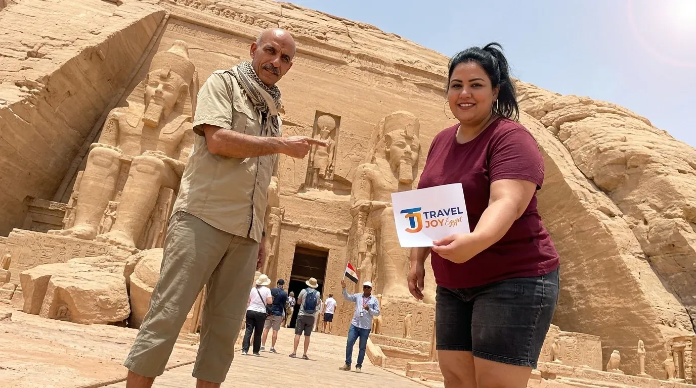 Cestovatelé u Abu Simbel Temples, Aswan – 15denní ultimátní objevná cesta po Egyptě