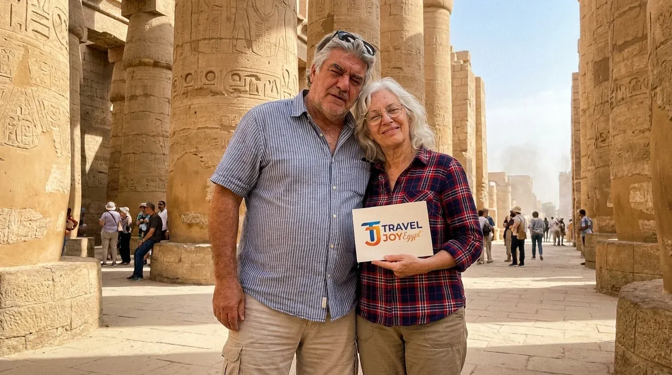 Viajantes em Karnak Temple, Luxor – Exploração Ultimate do Egito em 18 Dias