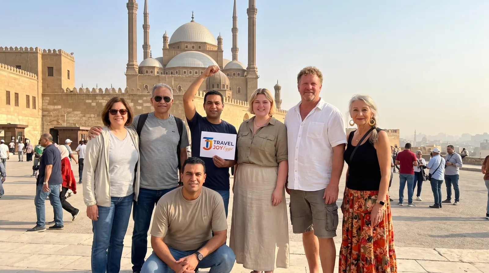 Viajantes em Citadel of Saladin and Muhammad Ali Mosque, Cairo – Tour de Destaques de 2 Dias no Cairo e Giza