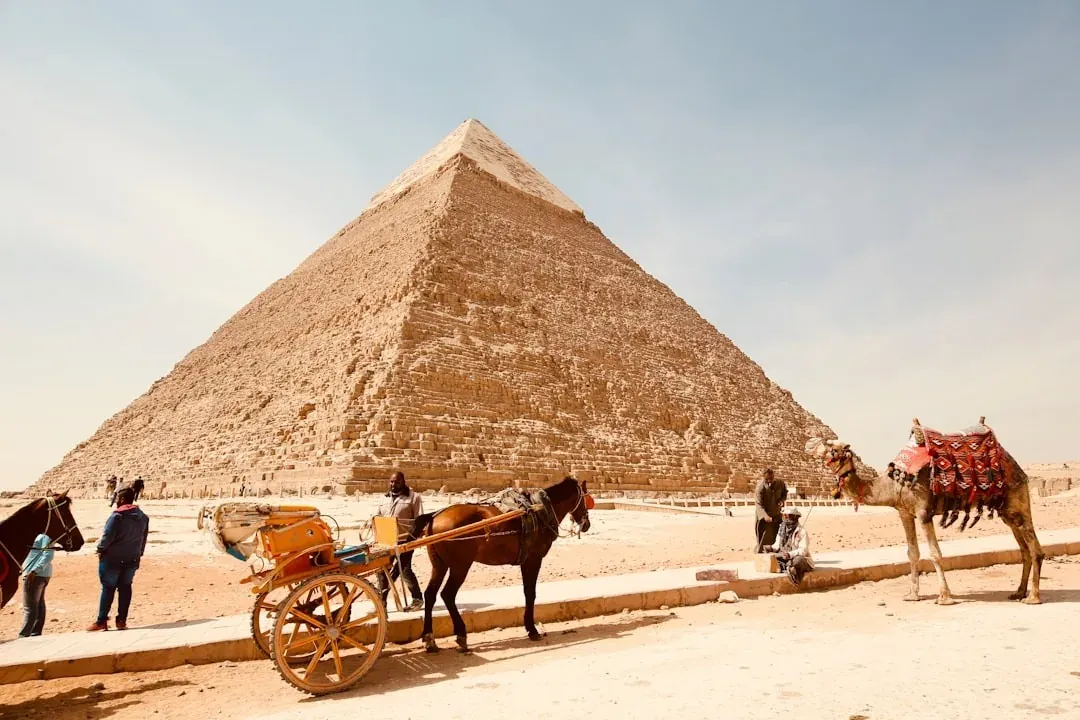 Pyramids of Giza, Cairo – Luxus 8-tägige Ägypten-Tour: Kairo & Nilkreuzfahrt