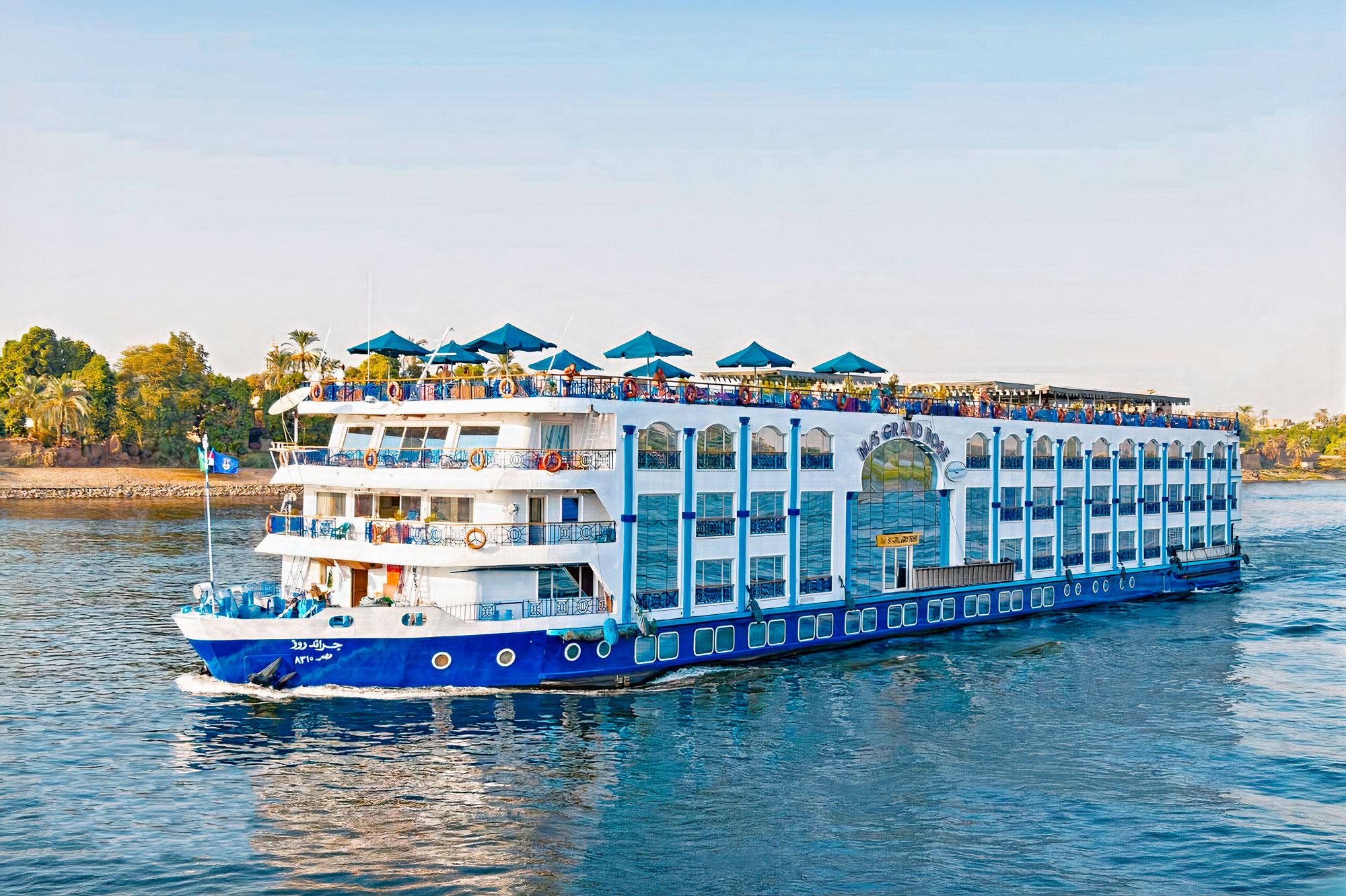 A boat sail in the Nile, Long Nile Cruise