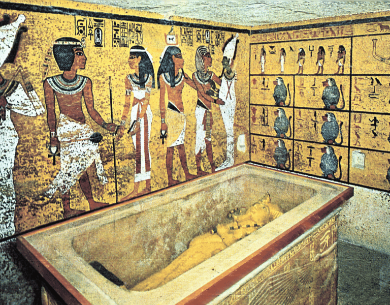 visit Tutankhamun tomb