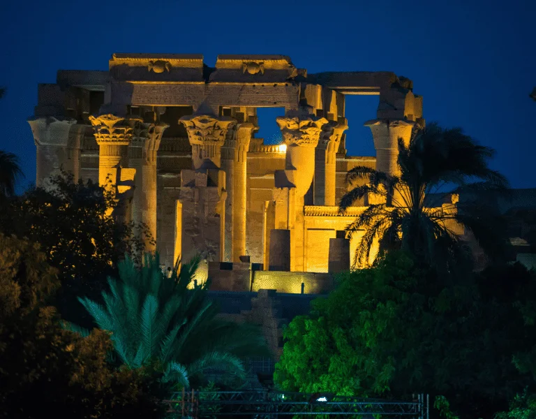 visit temple of Edfu
